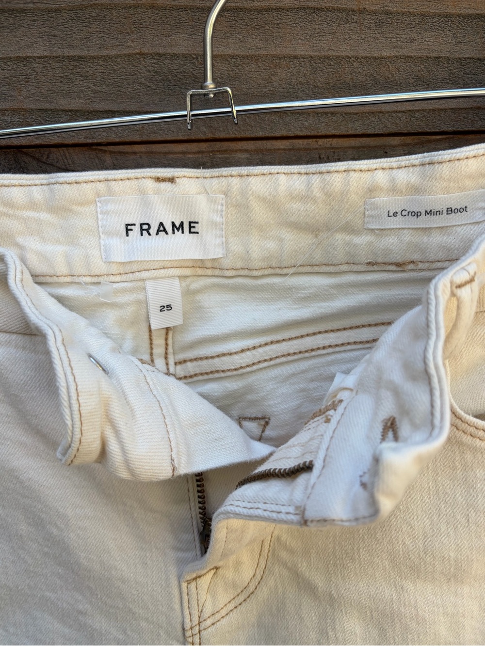 Frame Denim Le crop mini boot Off-White Frayed Hem Cropped Jeans - Picture 4 of 4